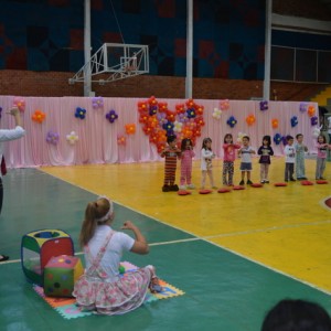 APRESENTAÇÕES EM HOMENAGEM AO DIA DAS MÃES