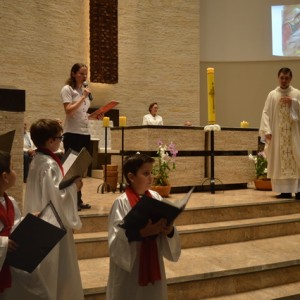 MISSA EM HOMENAGEM AO DIA DAS MÃES