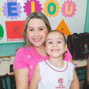 EDUCAÇÃO INFANTIL: SINGELOS GESTOS E SORRISOS, ORAÇÕES E BENÇÃOS - DIA DAS MÃES 2024