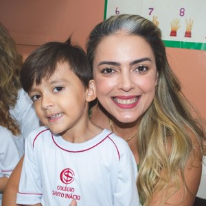 EDUCAÇÃO INFANTIL: SINGELOS GESTOS E SORRISOS, ORAÇÕES E BENÇÃOS - DIA DAS MÃES 2024