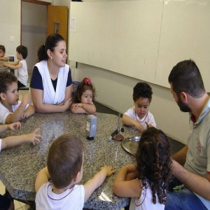 VISITA AO LABORATÓRIO: EXPLORANDO BICHINHOS DE JARDIM