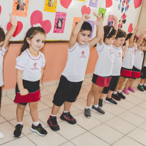 EDUCAÇÃO INFANTIL: SINGELOS GESTOS E SORRISOS, ORAÇÕES E BENÇÃOS - DIA DAS MÃES 2024