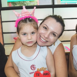 EDUCAÇÃO INFANTIL: SINGELOS GESTOS E SORRISOS, ORAÇÕES E BENÇÃOS - DIA DAS MÃES 2024