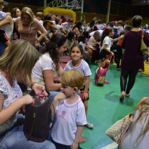 APRESENTAÇÕES EM HOMENAGEM AO DIA DAS MÃES