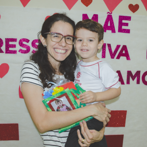 EDUCAÇÃO INFANTIL: SINGELOS GESTOS E SORRISOS, ORAÇÕES E BENÇÃOS - DIA DAS MÃES 2024