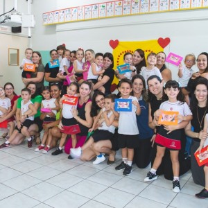 EDUCAÇÃO INFANTIL: SINGELOS GESTOS E SORRISOS, ORAÇÕES E BENÇÃOS - DIA DAS MÃES 2024