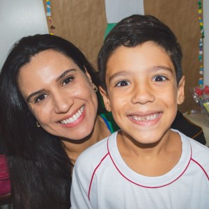 EDUCAÇÃO INFANTIL: SINGELOS GESTOS E SORRISOS, ORAÇÕES E BENÇÃOS - DIA DAS MÃES 2024