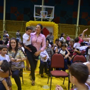 APRESENTAÇÕES EM HOMENAGEM AO DIA DAS MÃES