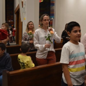 MISSA EM HOMENAGEM AO DIA DAS MÃES