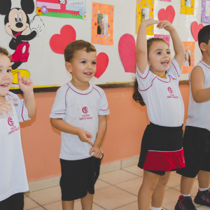 EDUCAÇÃO INFANTIL: SINGELOS GESTOS E SORRISOS, ORAÇÕES E BENÇÃOS - DIA DAS MÃES 2024