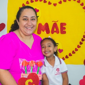 EDUCAÇÃO INFANTIL: SINGELOS GESTOS E SORRISOS, ORAÇÕES E BENÇÃOS - DIA DAS MÃES 2024