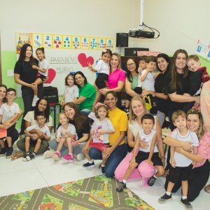 EDUCAÇÃO INFANTIL: SINGELOS GESTOS E SORRISOS, ORAÇÕES E BENÇÃOS - DIA DAS MÃES 2024