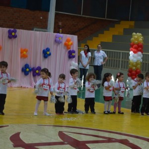 APRESENTAÇÕES EM HOMENAGEM AO DIA DAS MÃES