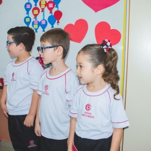 EDUCAÇÃO INFANTIL: SINGELOS GESTOS E SORRISOS, ORAÇÕES E BENÇÃOS - DIA DAS MÃES 2024