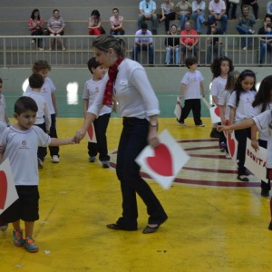 APRESENTAÇÕES EM HOMENAGEM AO DIA DAS MÃES