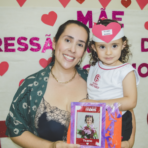 EDUCAÇÃO INFANTIL: SINGELOS GESTOS E SORRISOS, ORAÇÕES E BENÇÃOS - DIA DAS MÃES 2024