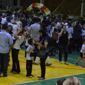 APRESENTAÇÕES EM HOMENAGEM AO DIA DAS MÃES