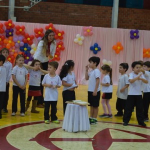 APRESENTAÇÕES EM HOMENAGEM AO DIA DAS MÃES