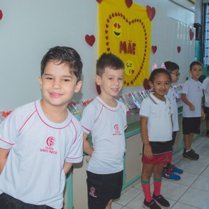 EDUCAÇÃO INFANTIL: SINGELOS GESTOS E SORRISOS, ORAÇÕES E BENÇÃOS - DIA DAS MÃES 2024