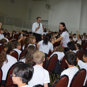 ARCEBISPO DOM ANUAR EM VISITA AO COLÉGIO SANTO INÁCIO