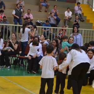 APRESENTAÇÕES EM HOMENAGEM AO DIA DAS MÃES