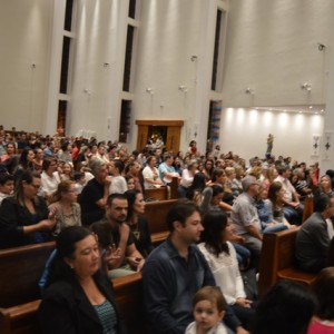 MISSA EM HOMENAGEM AO DIA DAS MÃES