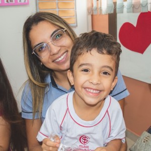 EDUCAÇÃO INFANTIL: SINGELOS GESTOS E SORRISOS, ORAÇÕES E BENÇÃOS - DIA DAS MÃES 2024