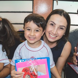 EDUCAÇÃO INFANTIL: SINGELOS GESTOS E SORRISOS, ORAÇÕES E BENÇÃOS - DIA DAS MÃES 2024