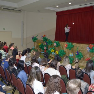 HOMENAGEM DA EDUCAÇÃO INFANTIL ÀS MÃES