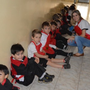 HOMENAGEM DA EDUCAÇÃO INFANTIL ÀS MÃES