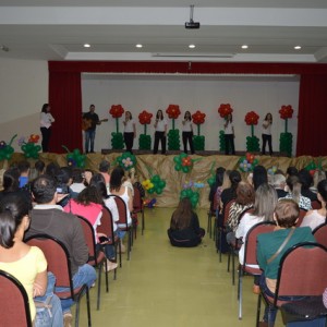 HOMENAGEM DA EDUCAÇÃO INFANTIL ÀS MÃES