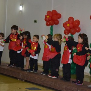 HOMENAGEM DA EDUCAÇÃO INFANTIL ÀS MÃES