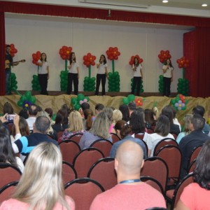 HOMENAGEM DA EDUCAÇÃO INFANTIL ÀS MÃES