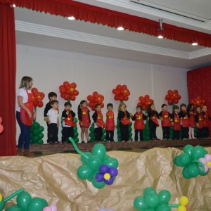 HOMENAGEM DA EDUCAÇÃO INFANTIL ÀS MÃES