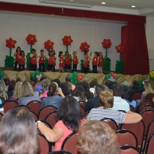 HOMENAGEM DA EDUCAÇÃO INFANTIL ÀS MÃES