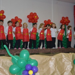 HOMENAGEM DA EDUCAÇÃO INFANTIL ÀS MÃES