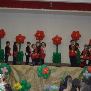 HOMENAGEM DA EDUCAÇÃO INFANTIL ÀS MÃES