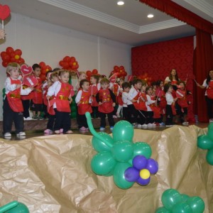 HOMENAGEM DA EDUCAÇÃO INFANTIL ÀS MÃES