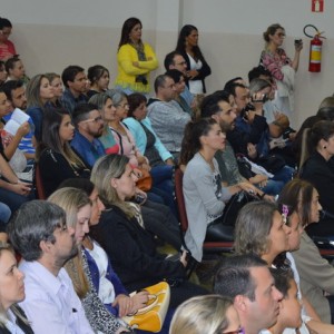 HOMENAGEM DA EDUCAÇÃO INFANTIL ÀS MÃES