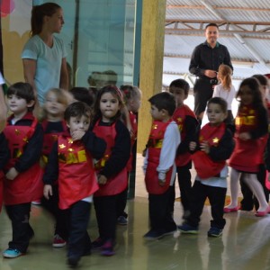 HOMENAGEM DA EDUCAÇÃO INFANTIL ÀS MÃES