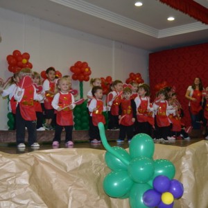 HOMENAGEM DA EDUCAÇÃO INFANTIL ÀS MÃES