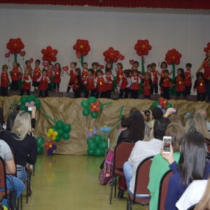 HOMENAGEM DA EDUCAÇÃO INFANTIL ÀS MÃES