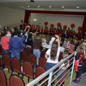 HOMENAGEM DA EDUCAÇÃO INFANTIL ÀS MÃES