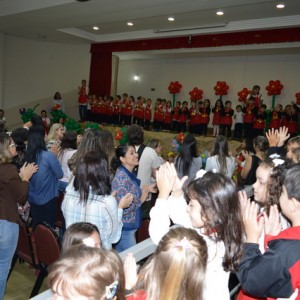 HOMENAGEM DA EDUCAÇÃO INFANTIL ÀS MÃES