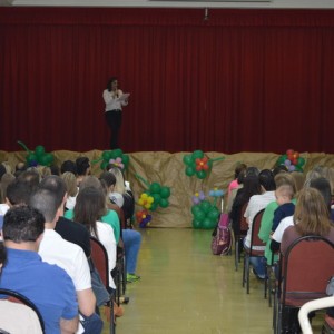 HOMENAGEM DA EDUCAÇÃO INFANTIL ÀS MÃES