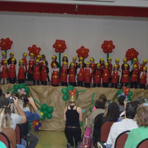 HOMENAGEM DA EDUCAÇÃO INFANTIL ÀS MÃES