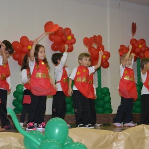 HOMENAGEM DA EDUCAÇÃO INFANTIL ÀS MÃES