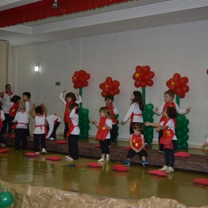 HOMENAGEM DA EDUCAÇÃO INFANTIL ÀS MÃES