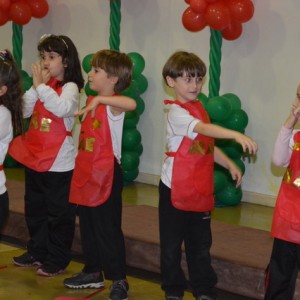 HOMENAGEM DA EDUCAÇÃO INFANTIL ÀS MÃES