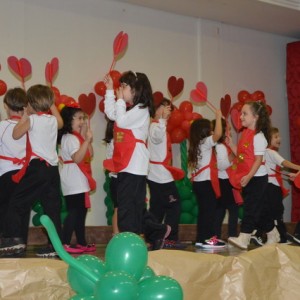 HOMENAGEM DA EDUCAÇÃO INFANTIL ÀS MÃES